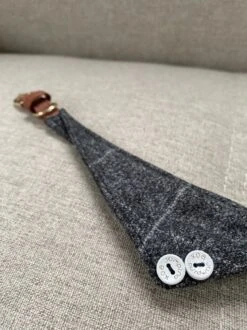 Kattenhalsband – Halsband – Kattensjaaltje – Grijs – Verstelbaar Katten Halsbandje – Kleding Voor Katten – Strikje – Kattenbandje – Kitten – Gesp