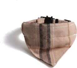 Kattensjaaltje – Ruit Patroon – Bruin – Verstelbaar Katten Halsbandje – Kleding Voor Katten – Strikje – Kattenbandje – Kitten