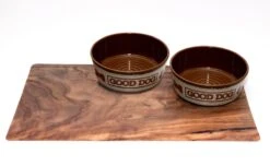 Tarhong Good Dog Set 2 Voerbakken Taupe / Placemat Olive – 17 CM 950 ML / 49X29 CM